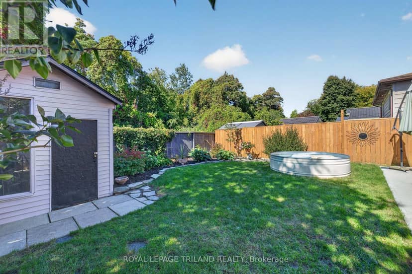 38 Caprice Crescent — photo 33 of 40