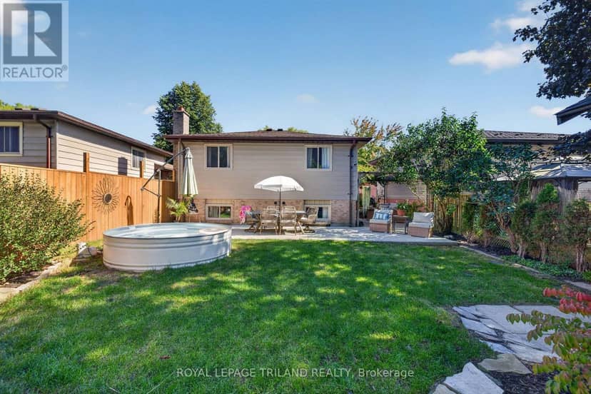 38 Caprice Crescent — photo 36 of 40