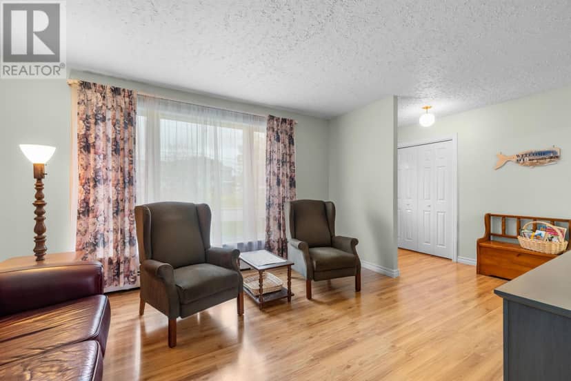 10 LONGWORTH Street — photo 14 of 40