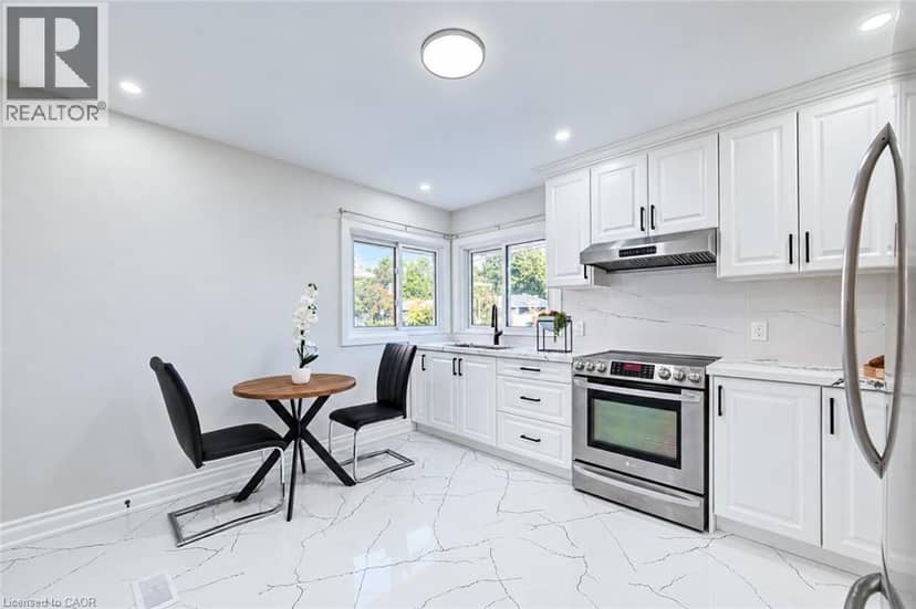 46 TRAYNOR Avenue — photo 13 of 40