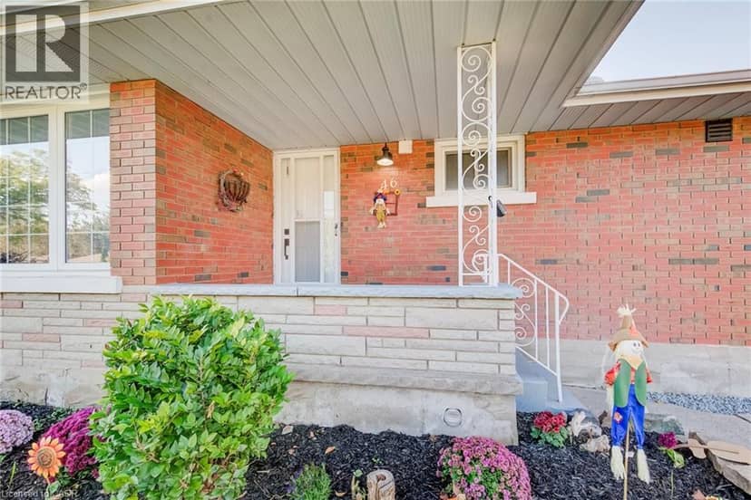 46 TRAYNOR Avenue — photo 4 of 40