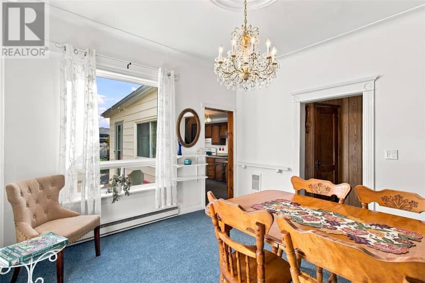 16 Cavell Avenue — photo 10 of 40