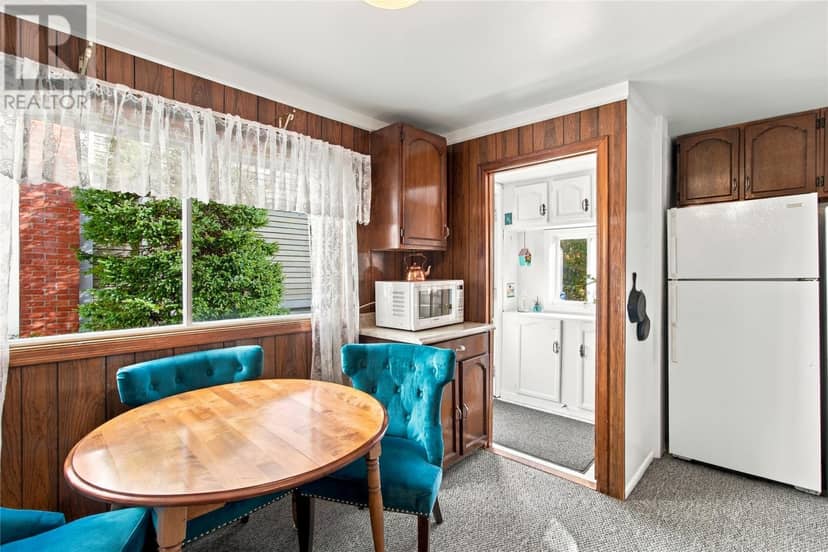 16 Cavell Avenue — photo 12 of 40