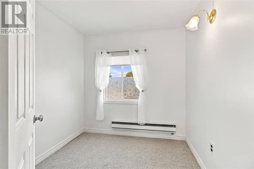 16 Cavell Avenue — photo 25 of 40