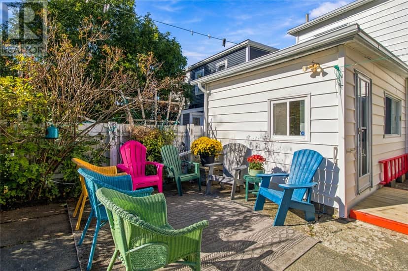 16 Cavell Avenue — photo 28 of 40