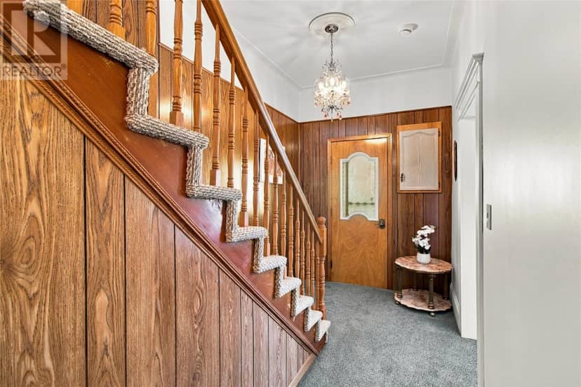 16 Cavell Avenue — photo 4 of 40