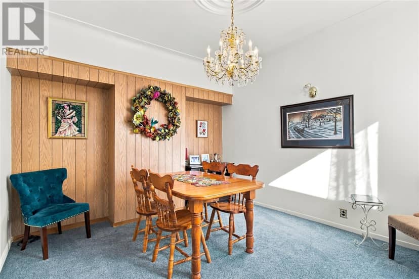 16 Cavell Avenue — photo 8 of 40