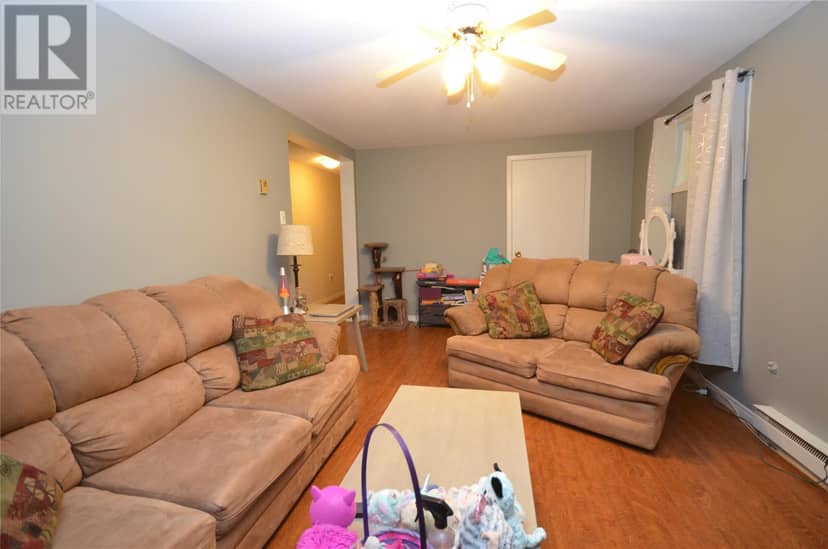 39 Kelliview Crescent — photo 27 of 40