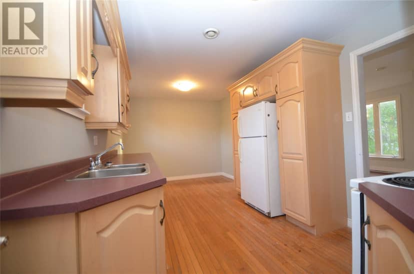 39 Kelliview Crescent — photo 7 of 40