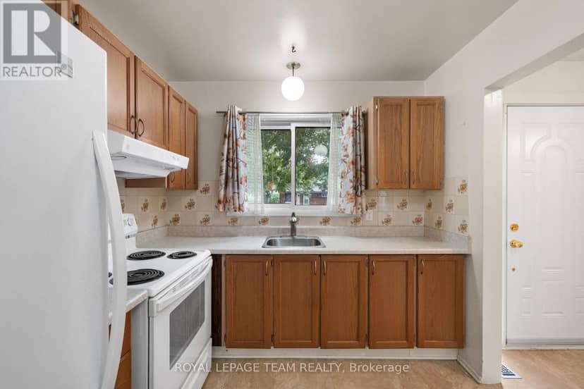 E - 73 Foxfield Drive — photo 9 of 38