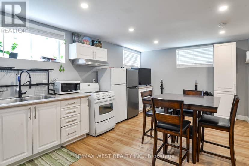 6896 Pentland Lane — photo 11 of 16
