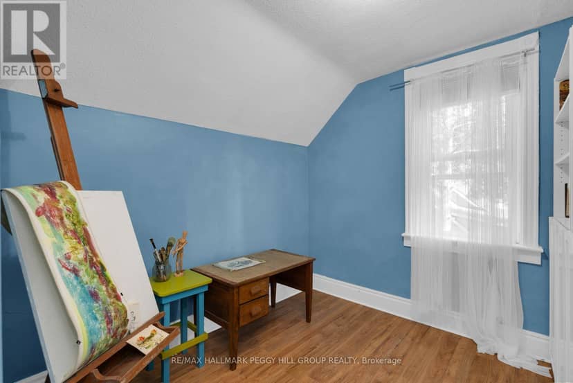 11 Frances Street N — photo 12 of 28