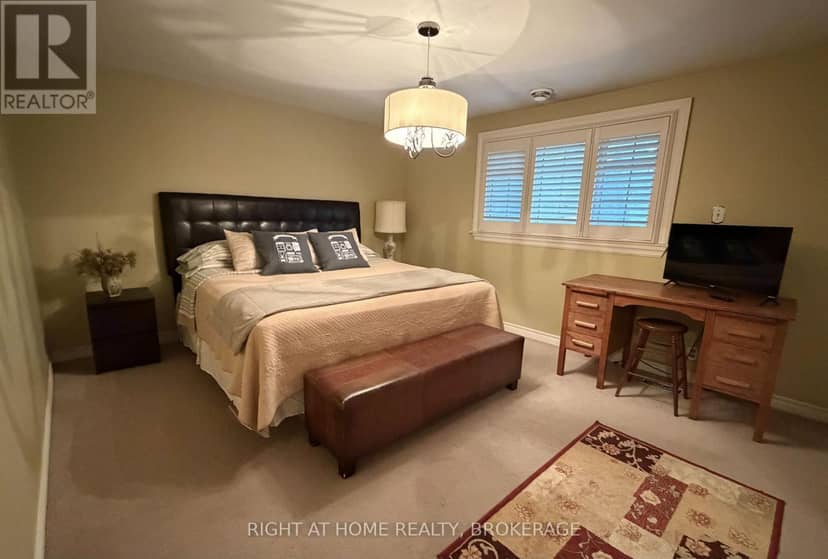 4108 Queen Victoria Street — photo 29 of 40