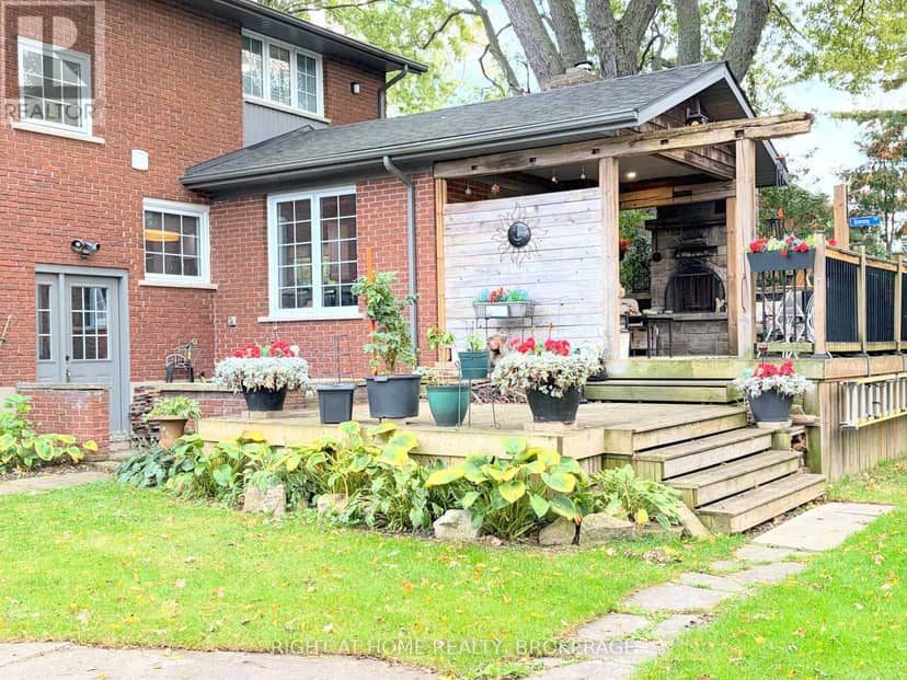 4108 Queen Victoria Street — photo 35 of 40