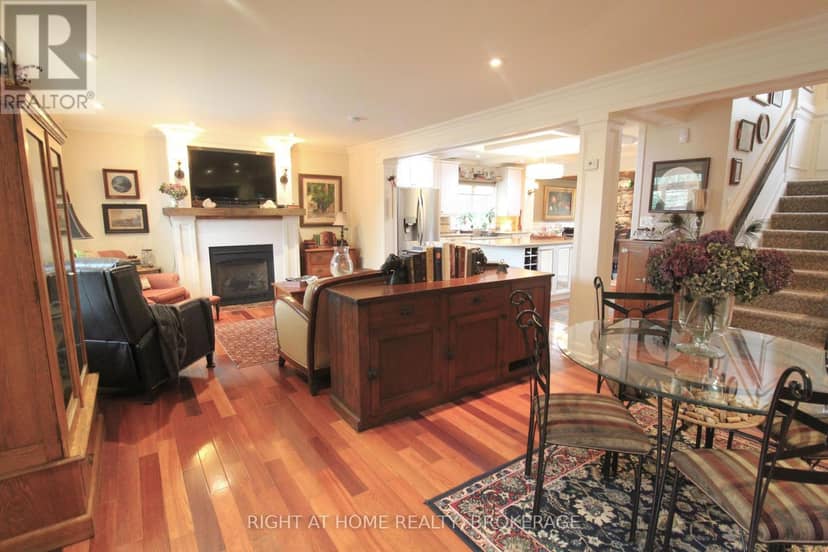 4108 Queen Victoria Street — photo 9 of 40