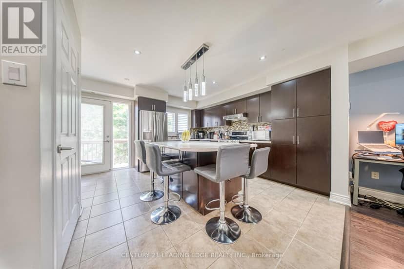 67 - 3050 Erin Centre Boulevard — photo 11 of 33