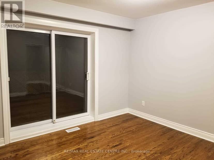 363 Duncombe Drive, Burlington, photo 7
