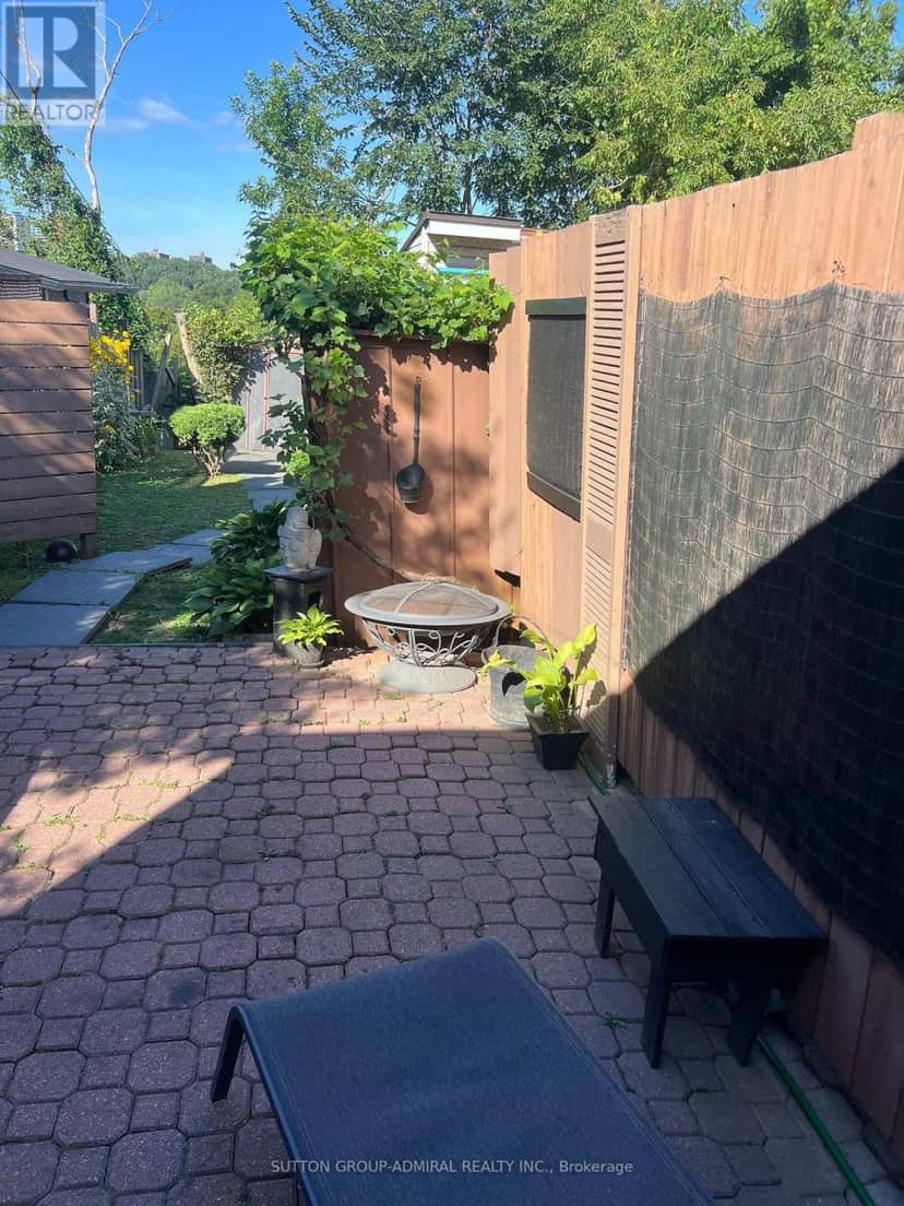 128 Spears Street, Toronto, photo 2