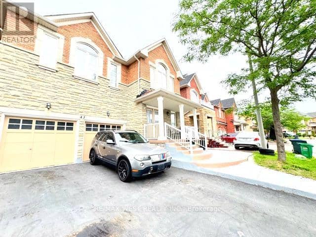 43 Tatra Crescent, Brampton, photo 2