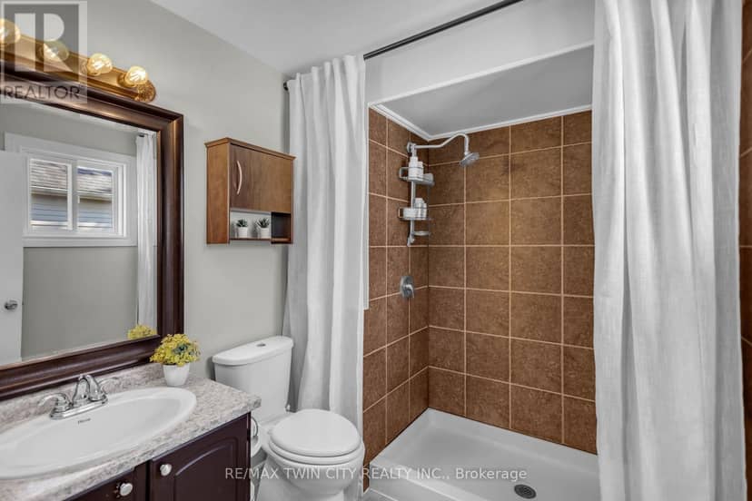 117 D'Aubigny Road — photo 25 of 40