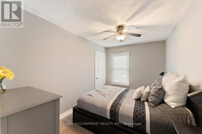 17 Craigmiller Avenue — photo 19 of 40