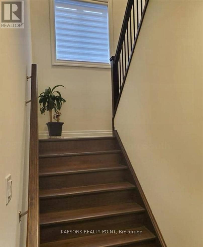 21 - 2579 Sheffield Boulevard, London South, photo 4