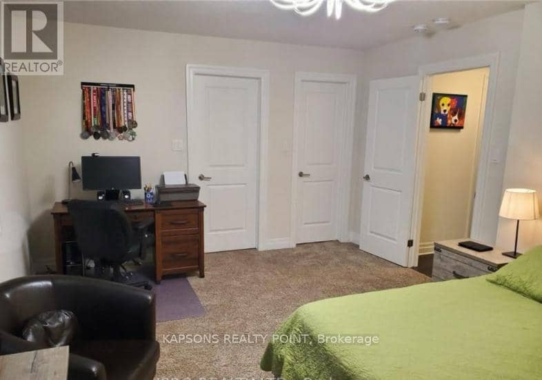 21 - 2579 Sheffield Boulevard, London South, photo 7