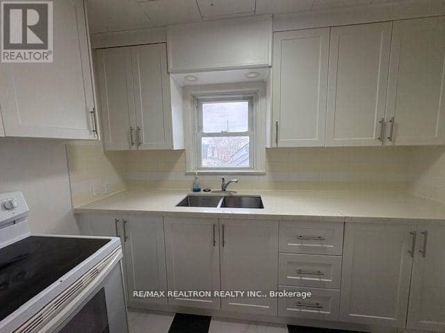28 McColl Street — photo 11 of 28