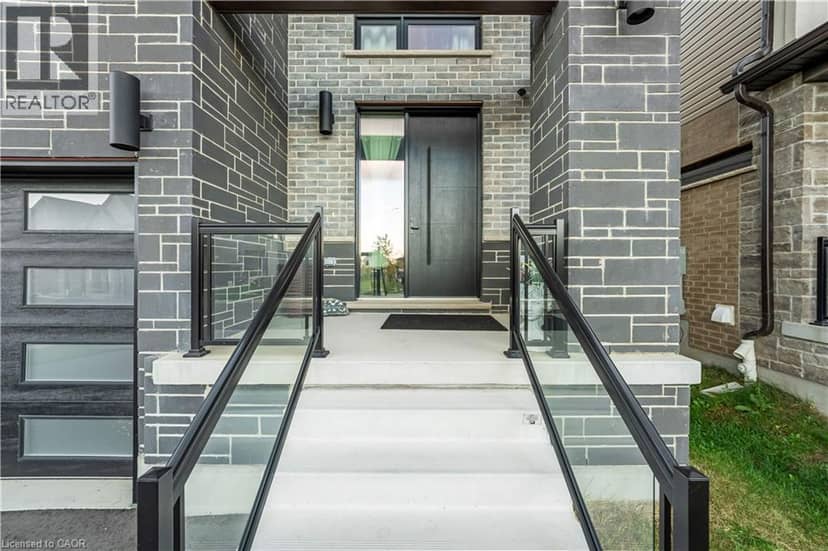 31 JACOB DETWEILLER Drive, Kitchener, photo 3