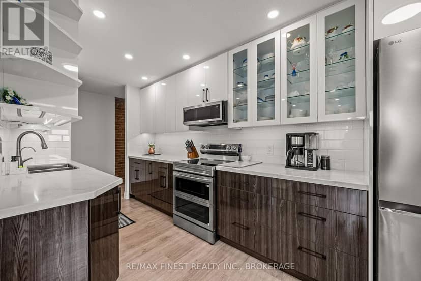 501 - 315 Regent Street — photo 19 of 33