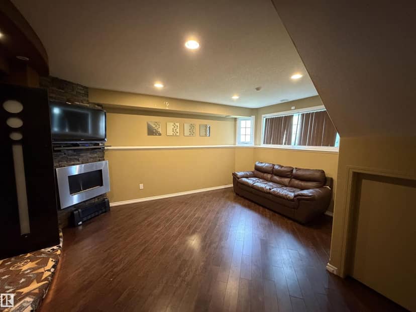5304 155 AV NW — photo 29 of 40