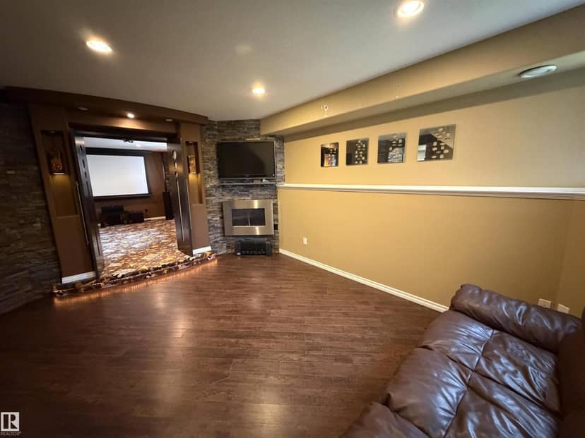 5304 155 AV NW — photo 31 of 40