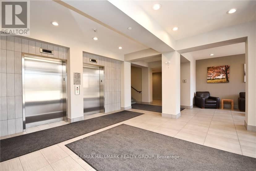 408 - 808 Bronson Avenue — photo 3 of 22