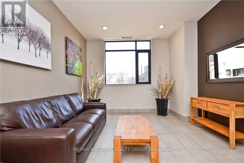 408 - 808 Bronson Avenue — photo 4 of 22