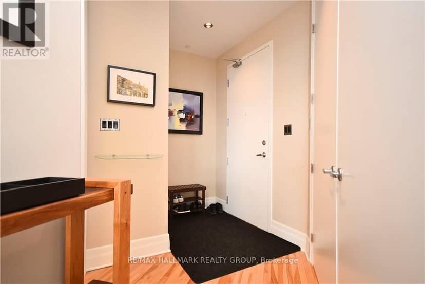 408 - 808 Bronson Avenue — photo 5 of 22