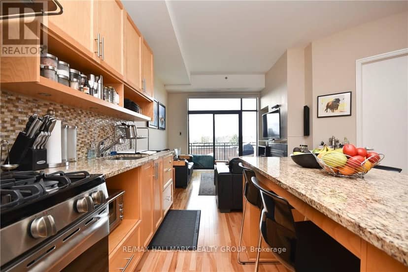 408 - 808 Bronson Avenue — photo 7 of 22