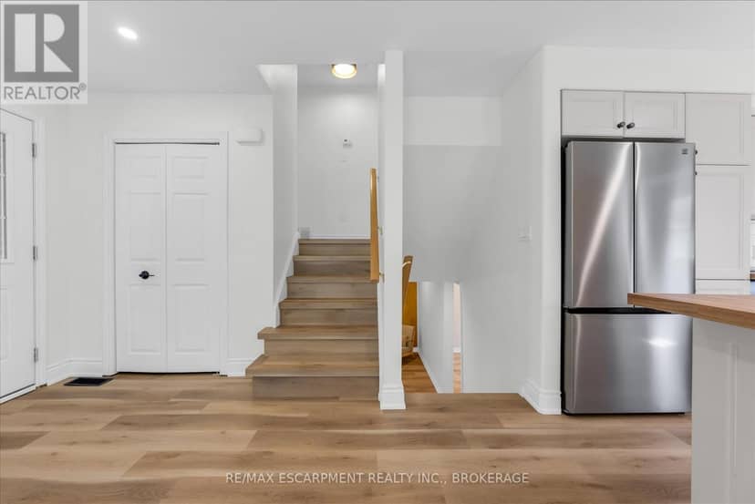 49 Grove Avenue — photo 12 of 40