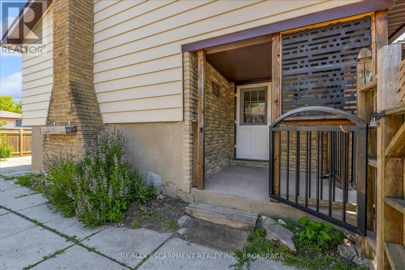 49 Grove Avenue — photo 34 of 40