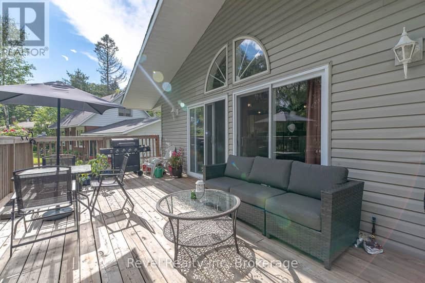 36 Tebby Boulevard — photo 4 of 40