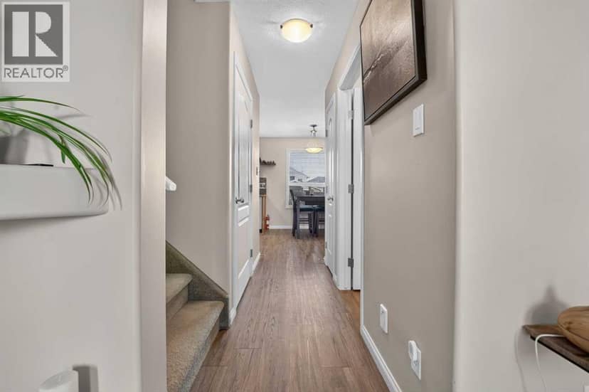 509 Gateway Crescent S — photo 16 of 40