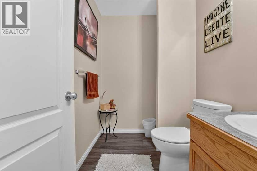 509 Gateway Crescent S — photo 29 of 40