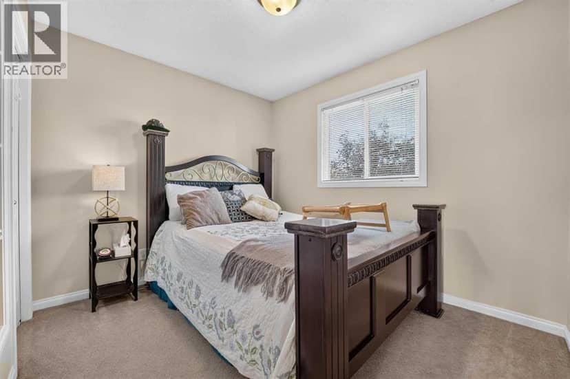 509 Gateway Crescent S — photo 27 of 40