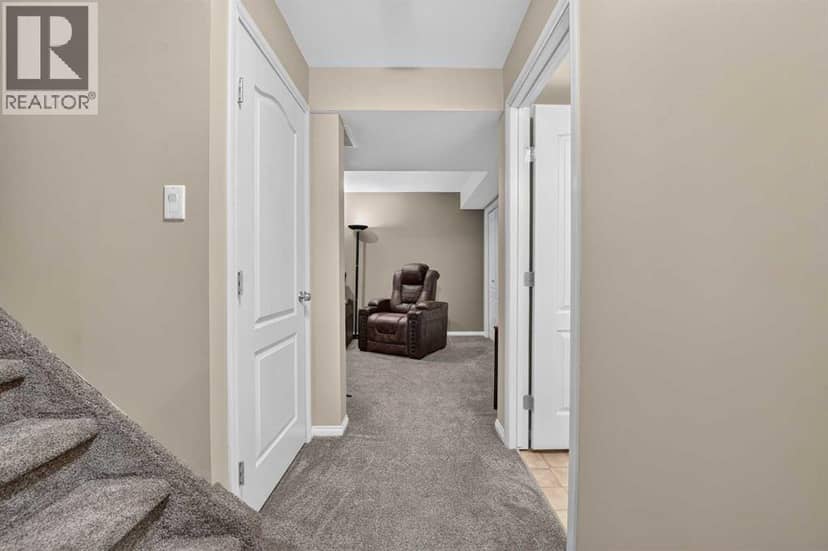 509 Gateway Crescent S — photo 18 of 40