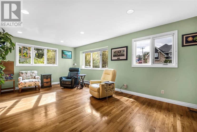 4 Sycamore Place — photo 18 of 40