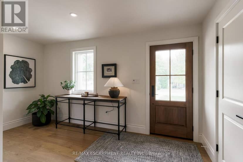 890 Forest Glen Avenue, Burlington, photo 5