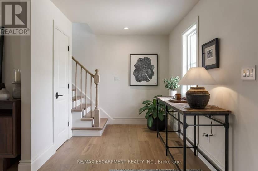 890 Forest Glen Avenue, Burlington, photo 6