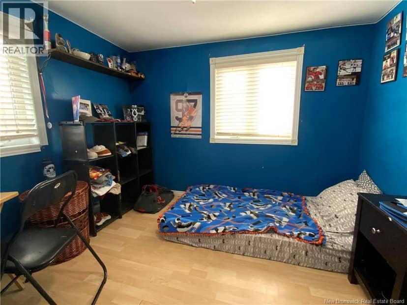 2123 Commerciale Street — photo 11 of 17