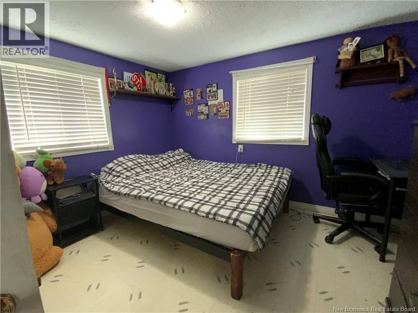2123 Commerciale Street — photo 13 of 17