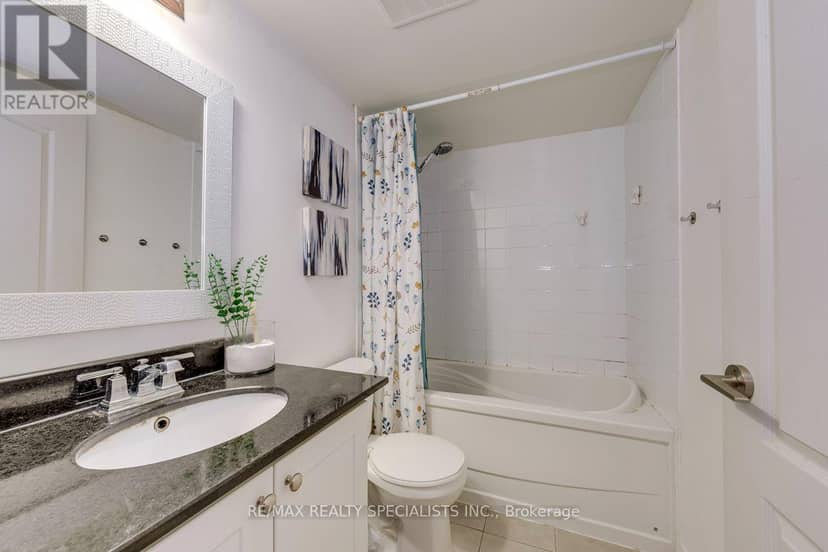 103 - 812 Landsdowne Avenue — photo 19 of 29