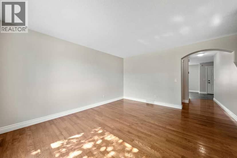 2508 72 Avenue SE — photo 9 of 29